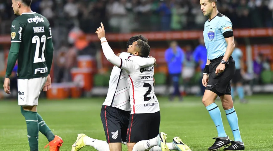 Athletico-PR após eliminar o Palmeiras e avançar à Final da Libertadores. Foto: Eduardo Carmim/Agência o Dia