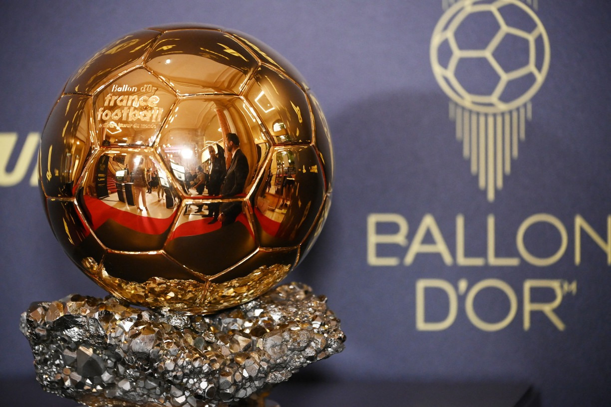 Messi conquista Bola de Ouro da France Football pela oitava vez