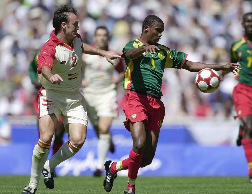 Samuel Eto'o foi campeão das Olimpíadas de 2000, como destaque de Camarões — Foto: Getty Images

