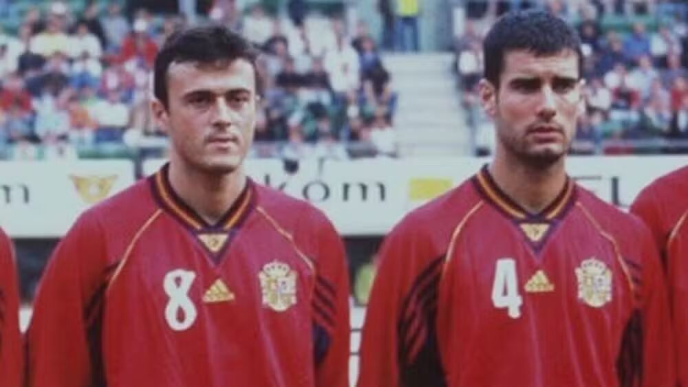 Luis Enrique e Pep Guardiola venceram juntos as Olimpíadas de 1992 com a Espanha — Foto: Reprodução