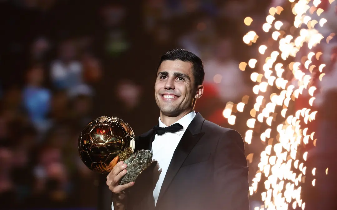 Rodri, volante do Manchester City, foi eleito melhor do mundo na temporada 2023-24 (Foto: Franck Fife/AFP) Bola de Ouro